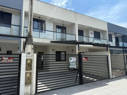 SO116 - SOBRADO GEMINADO COM PISCINA